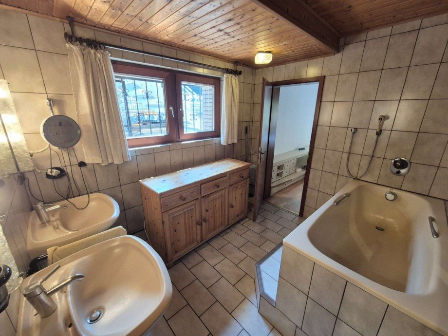 Bad Souterrain Doppelhaush�lfte Oberhausen