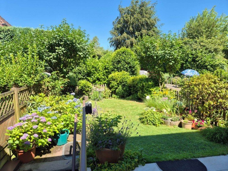 Garten Oberhausen Reihenmittelhaus RESERVIERT!OB-K�nigshardt: Saniertes Reihenhaus mit kleinem Garten und Kamin!