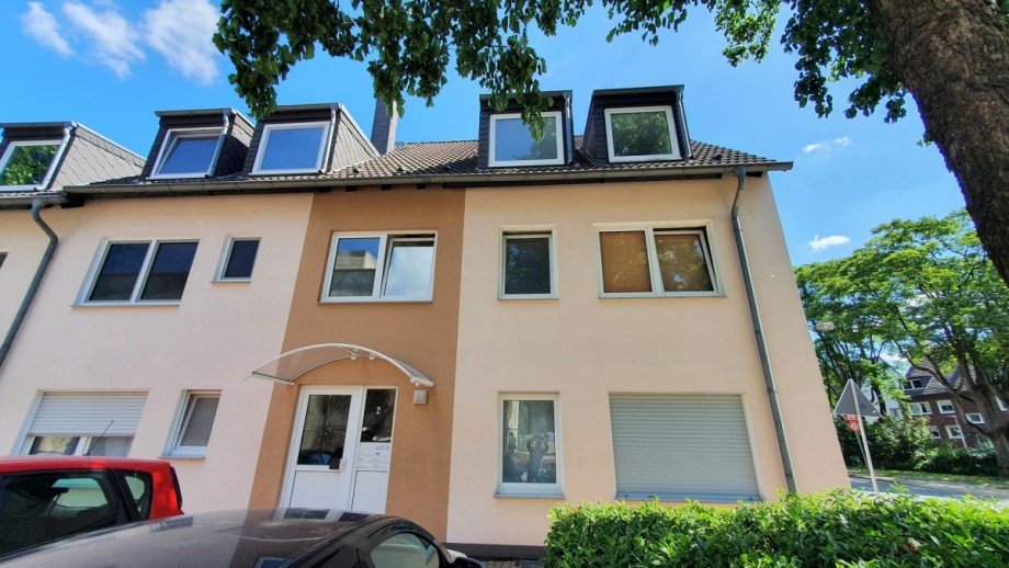Hausansicht Dachgeschosswohnung Oberhausen