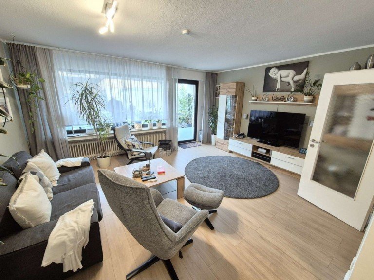 Wohnen Essen Reihenmittelhaus VERKAUFT! Essen-Borbeck: Modernisiertes RHM mit kleinem Garten und Garage!