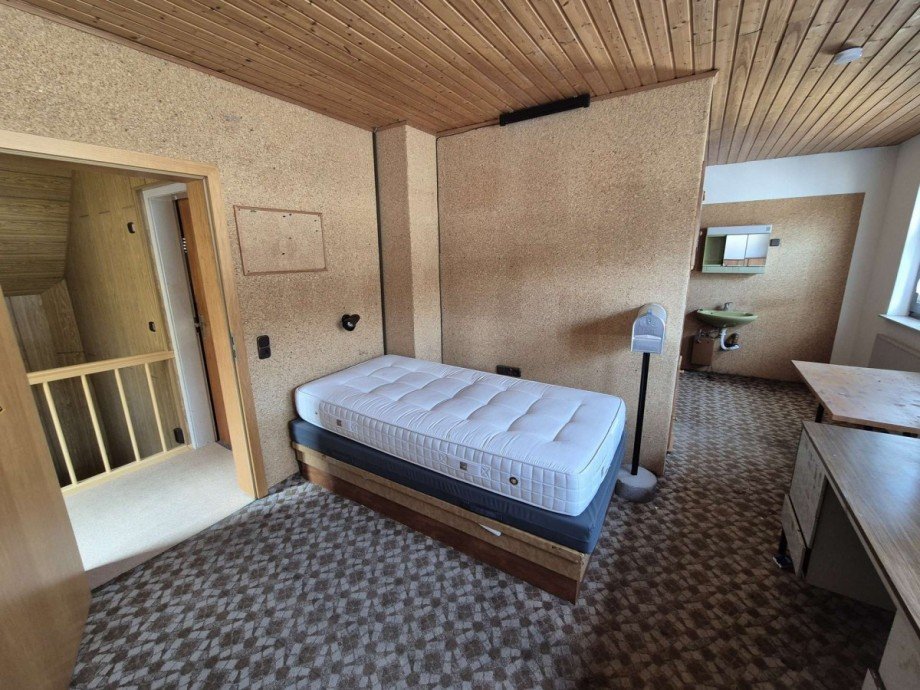Zimmer DG Doppelhaush�lfte Oberhausen