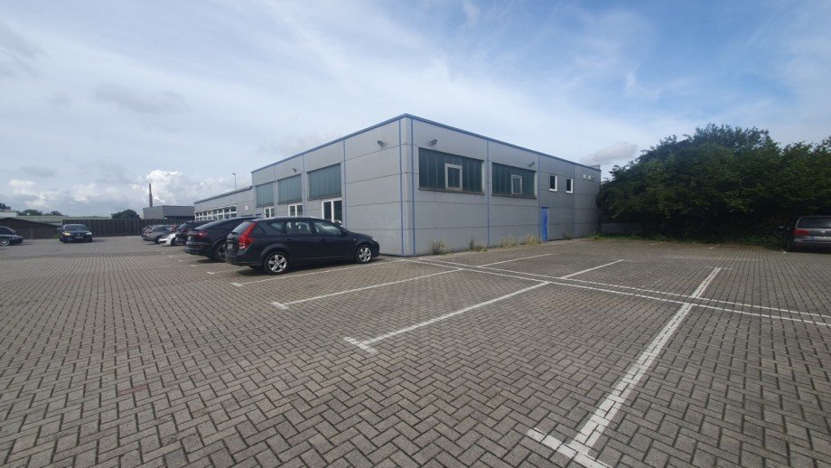 Au�enansicht R�ckseite Halle Dinslaken