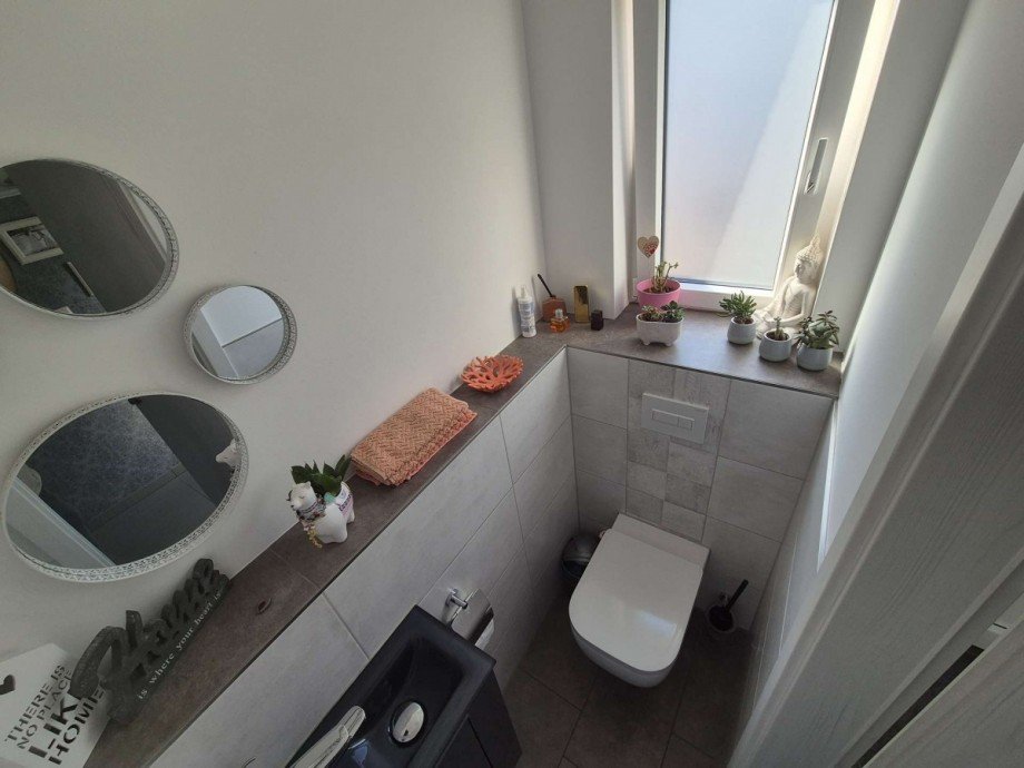 G�ste-WC Doppelhaush�lfte Oberhausen