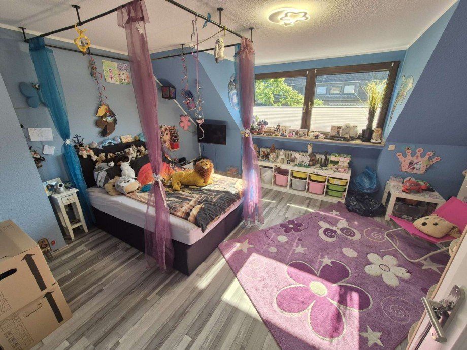 Kinderzimmer DG Reihenmittelhaus Essen