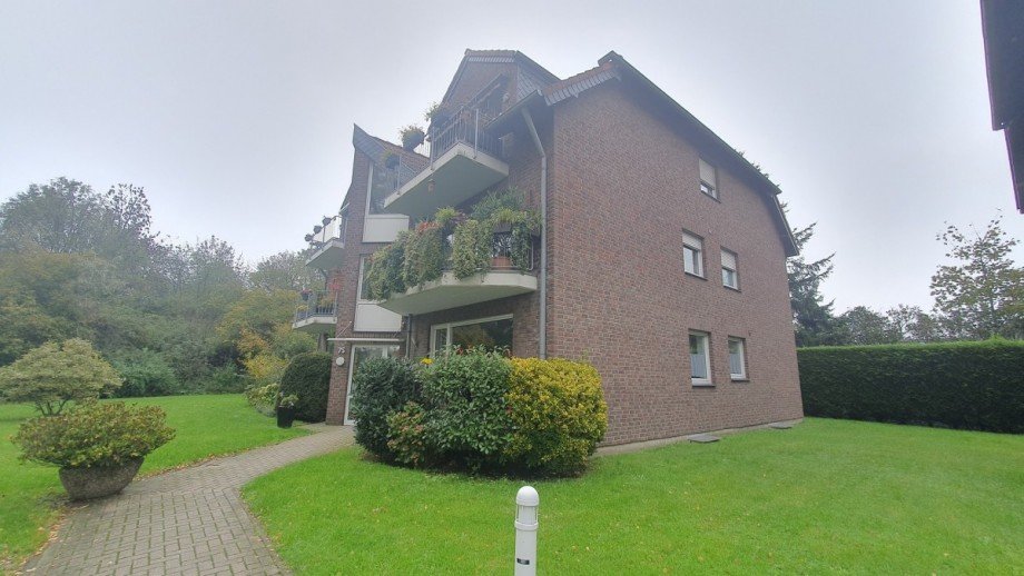 Front Dachgeschosswohnung Oberhausen