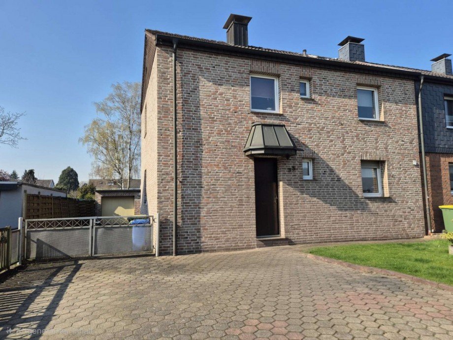 Front Reihenendhaus Oberhausen