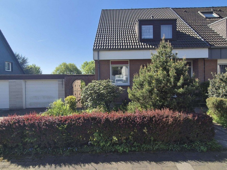 Front Doppelhaush�lfte Ratingen
