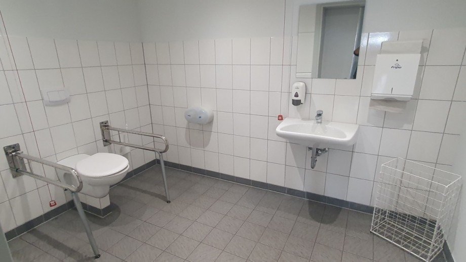 Behinderten-WC Halle Dinslaken