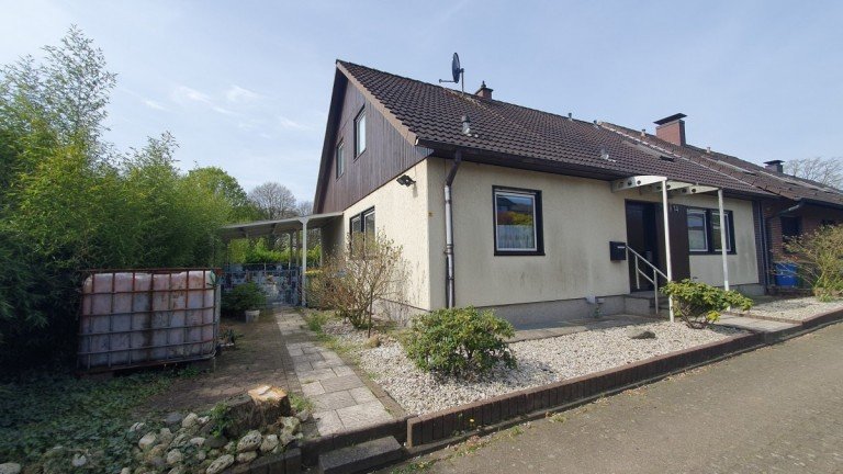 Hausansicht Oberhausen Reihenendhaus Verkauft! Reihenendhaus mit viel Platz f�r die gro�e Familie (Erbpacht)!