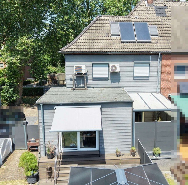 R�ckseite Oberhausen Reihenendhaus Perfekt f�r die kleine Familie! Liebevoll saniertes Reihenendhaus mit tollem Garten!