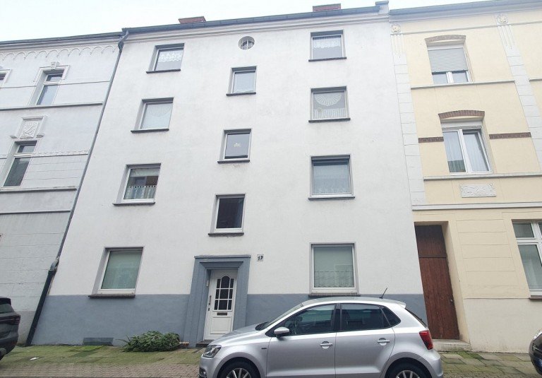 Au�en Oberhausen Dachgeschosswohnung Verkauft! Perfekt als Starterwohnung oder als Anlage: Renovierte DG-Wohnung mit Balkon!