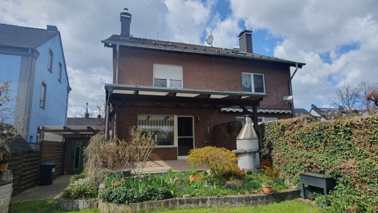 Gartenansicht Duisburg Doppelhaush�lfte Verkauft! Wohnen im Gr�nen: Gepflegte DHH mit sch�nem Garten in Rheinn�he!