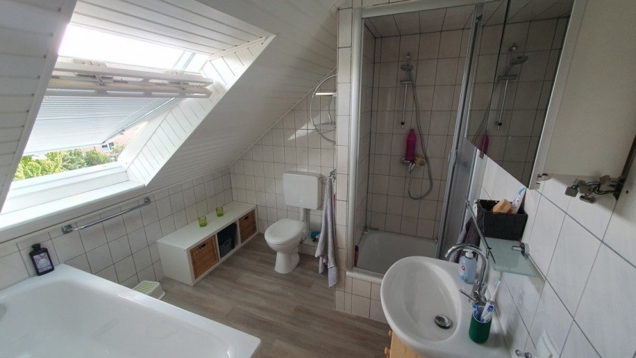 Hauptbad Dachgeschosswohnung Oberhausen